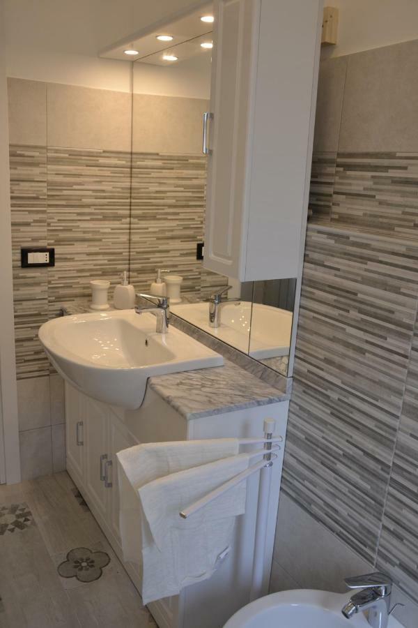 Il Nido Di Quarto Con Park Auto Macchine Piccole Segmento B Genoa Ngoại thất bức ảnh